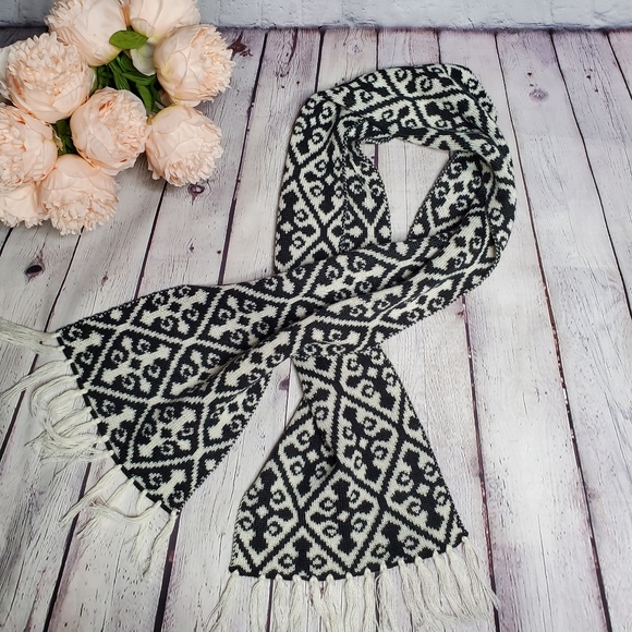 Canine Styles by QVC Black & Cream Diamond Print Wool Fringed Scarf - Picture 1 of 7